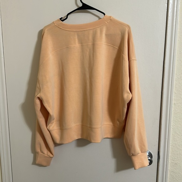 EUC Lululemon Softstreme Perfectly Oversized Cropped Crew 12 - Picture 5 of 5